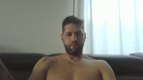 bubblebee1982 online show from September 13, 2025, 6:57 am