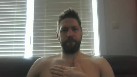 bubblebee1982 online show from February 23, 2026, 8:01 am