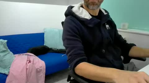 Snapshot of bubblebumdave chatting on December 3, 2024, 1:43 pm Bubblebum online show from December 3, 2024, 1:43 pm