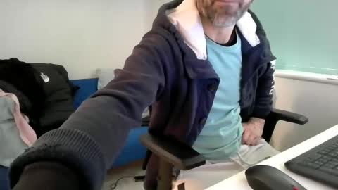 Snapshot of bubblebumdave chatting on January 3, 2025, 3:12 pm Bubblebum online show from January 3, 2025, 3:12 pm