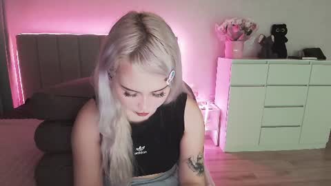 bubblebunny_ online show from June 11, 2026, 2:26 pm