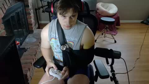 BubblebuttBdn online show from April 15, 2026, 7:58 pm