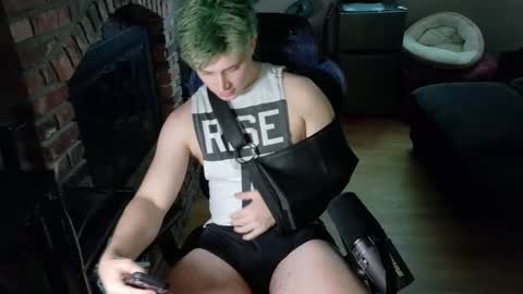 Snapshot of bubblebuttbdn chatting on May 8, 2026, 10:04 pm BubblebuttBdn online show from May 8, 2026, 10:04 pm