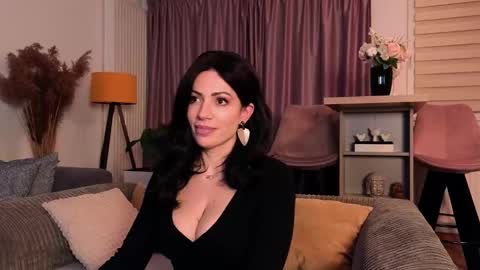 MayaCroft online show from February 27, 2026, 5:02 pm