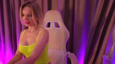 Snapshot of bubbling_crush chatting on February 10, 2025, 10:51 pm bubbling_crush online show from February 10, 2025, 10:51 pm