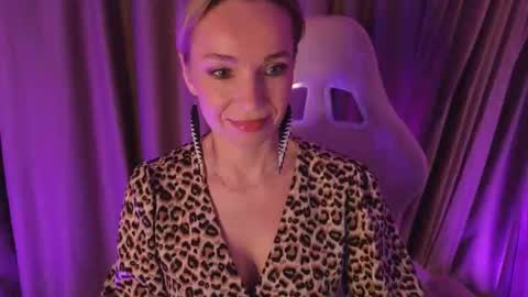 Snapshot of bubbling_crush chatting on March 1, 2025, 10:10 pm bubbling_crush online show from March 1, 2025, 10:10 pm