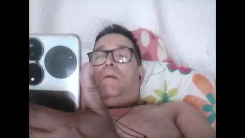 Snapshot of buchs32 chatting on December 23, 2025, 5:49 am buchs32 online show from December 23, 2025, 5:49 am