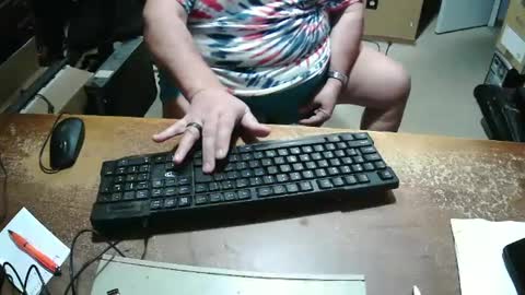 Snapshot of bucku2 chatting on December 5, 2024, 10:23 pm Bucku2 online show from December 5, 2024, 10:23 pm