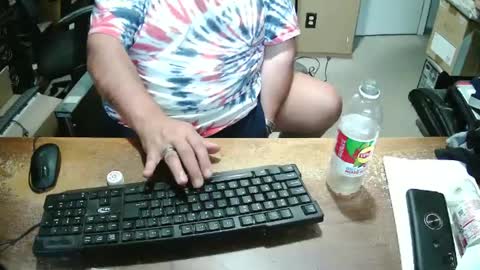 Snapshot of bucku2 chatting on September 12, 2025, 8:20 pm Bucku2 online show from September 12, 2025, 8:20 pm