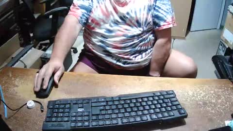 Snapshot of bucku2 chatting on October 23, 2025, 11:03 pm Bucku2 online show from October 23, 2025, 11:03 pm