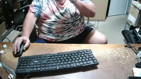 Snapshot of bucku2 chatting on November 12, 2025, 11:25 pm Bucku2 online show from November 12, 2025, 11:25 pm