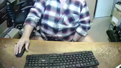 Snapshot of bucku2 chatting on December 14, 2025, 5:51 pm Bucku2 online show from December 14, 2025, 5:51 pm