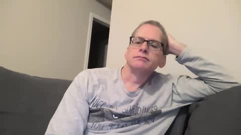 Snapshot of budman004 chatting on November 14, 2025, 12:42 am budman004 online show from November 14, 2025, 12:42 am