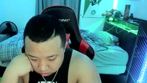 Snapshot of buffsexyman24 chatting on February 25, 2025, 3:52 am buffsexyman24 online show from February 25, 2025, 3:52 am