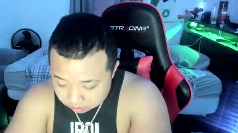 Snapshot of buffsexyman24 chatting on March 4, 2025, 11:22 pm buffsexyman24 online show from March 4, 2025, 11:22 pm