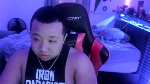 Snapshot of buffsexyman24 chatting on March 5, 2025, 10:10 pm buffsexyman24 online show from March 5, 2025, 10:10 pm