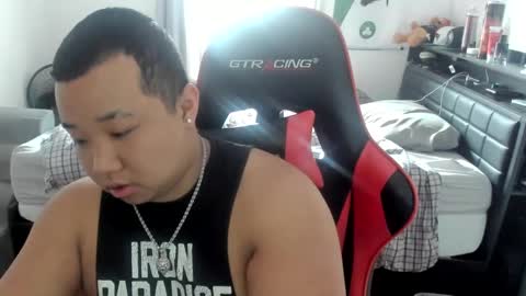 Snapshot of buffsexyman24 chatting on March 6, 2025, 5:00 pm buffsexyman24 online show from March 6, 2025, 5:00 pm