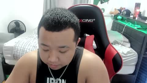 Snapshot of buffsexyman24 chatting on March 7, 2025, 1:20 am buffsexyman24 online show from March 7, 2025, 1:20 am