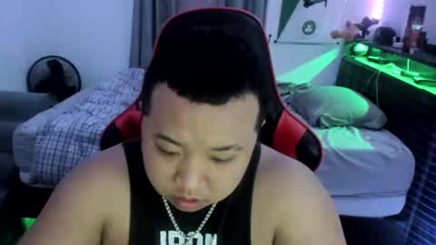 Snapshot of buffsexyman24 chatting on March 9, 2025, 3:43 am buffsexyman24 online show from March 9, 2025, 3:43 am