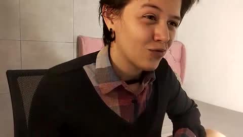 Snapshot of bug2025 chatting on September 8, 2025, 2:49 pm bug2025 online show from September 8, 2025, 2:49 pm