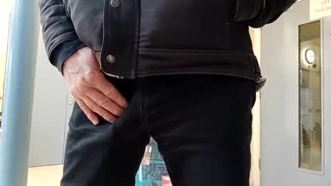 Snapshot of bulkyboners chatting on November 30, 2025, 9:35 am ejaculation for 250 online show from November 30, 2025, 9:35 am