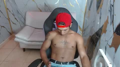 bull_cam online show from February 5, 2026, 2:49 am