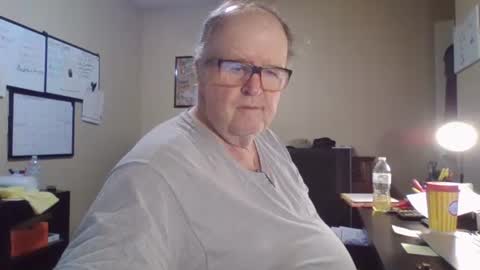 Snapshot of bullfrogg5050 chatting on September 16, 2025, 3:35 pm bullfrogg5050 online show from September 16, 2025, 3:35 pm