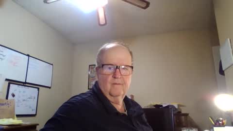 Snapshot of bullfrogg5050 chatting on December 4, 2025, 3:10 pm bullfrogg5050 online show from December 4, 2025, 3:10 pm