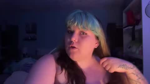 Snapshot of bumblebeebuzzer chatting on February 14, 2025, 12:51 am bumblebeebuzzer online show from February 14, 2025, 12:51 am