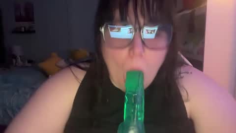 Snapshot of bumblebeebuzzer chatting on February 28, 2025, 6:21 am bumblebeebuzzer online show from February 28, 2025, 6:21 am