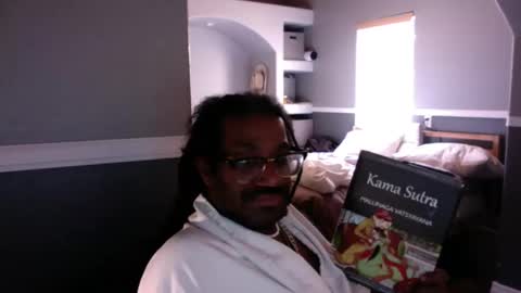 Snapshot of bungalowentertainment chatting on October 19, 2025, 7:58 pm Bungalow Entertainment online show from October 19, 2025, 7:58 pm