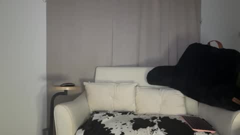 Andrea online show from November 1, 2025, 6:32 pm