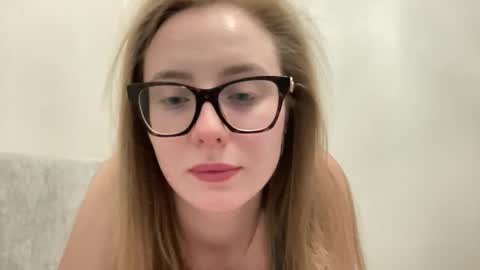 bunny405083 online show from April 29, 2026, 10:52 am