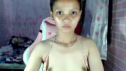 Snapshot of bunny_flower18 chatting on January 16, 2025, 10:42 am bunny_flower18 online show from January 16, 2025, 10:42 am