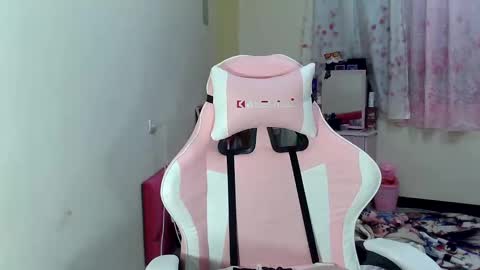 Snapshot of bunny_flower18 chatting on February 23, 2025, 7:17 pm bunny_flower18 online show from February 23, 2025, 7:17 pm