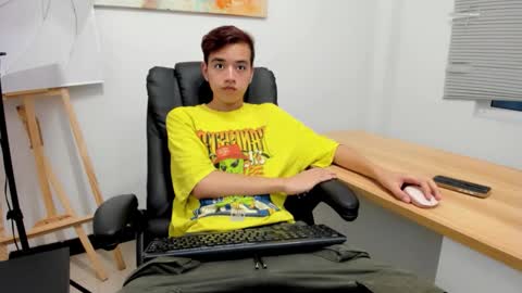 Snapshot of bunny_maxxi chatting on November 13, 2025, 12:15 pm bunny online show from November 13, 2025, 12:15 pm