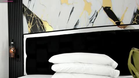 Snapshot of bunny_maxxi chatting on November 19, 2025, 12:16 pm bunny online show from November 19, 2025, 12:16 pm