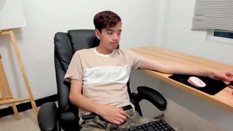 Snapshot of bunny_maxxi chatting on November 27, 2025, 12:40 pm bunny online show from November 27, 2025, 12:40 pm