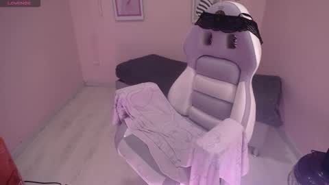 Snapshot of bunny_poison chatting on November 10, 2025, 2:27 pm ... . . ... online show from November 10, 2025, 2:27 pm