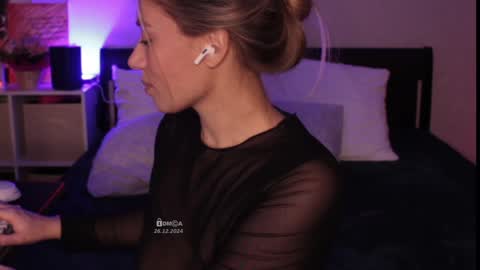 B U N N Y online show from December 26, 2024, 10:26 am