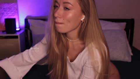 B U N N Y online show from January 5, 2025, 10:10 am