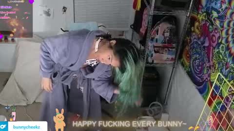 Tokki  bunny  online show from November 23, 2025, 8:03 am