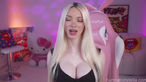 Stella online show from November 13, 2025, 1:04 am