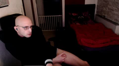 Snapshot of bunnydollstellas_toyboy chatting on April 3, 2026, 2:09 am bunnydollstellas_toyboy online show from April 3, 2026, 2:09 am