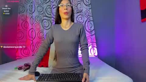 Snapshot of bunnythompson chatting on July 15, 2026, 5:29 pm bunnythompson online show from July 15, 2026, 5:29 pm