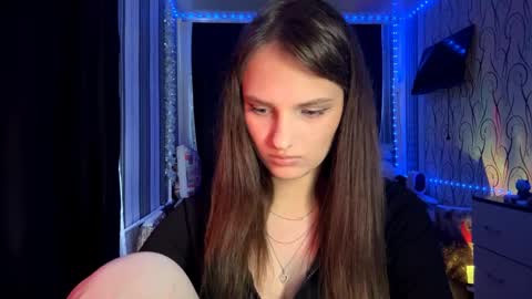 Snapshot of bunnytrussel chatting on May 18, 2026, 12:00 pm Bella online show from May 18, 2026, 12:00 pm