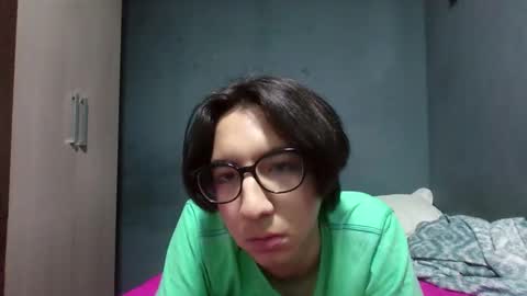 Bunny Wang online show from December 17, 2025, 6:08 am