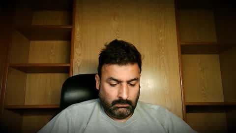 Hairy Arabian online show from November 14, 2025, 5:28 am