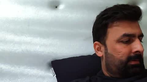 Hairy Arabian online show from December 3, 2025, 6:28 pm