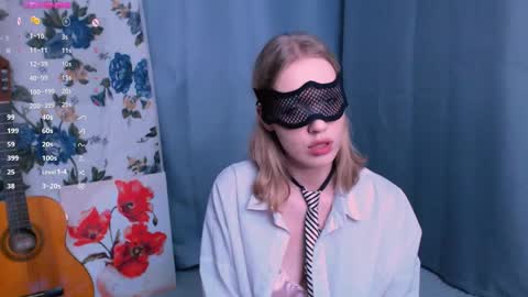 burning_g1rl online show from April 8, 2026, 5:35 pm